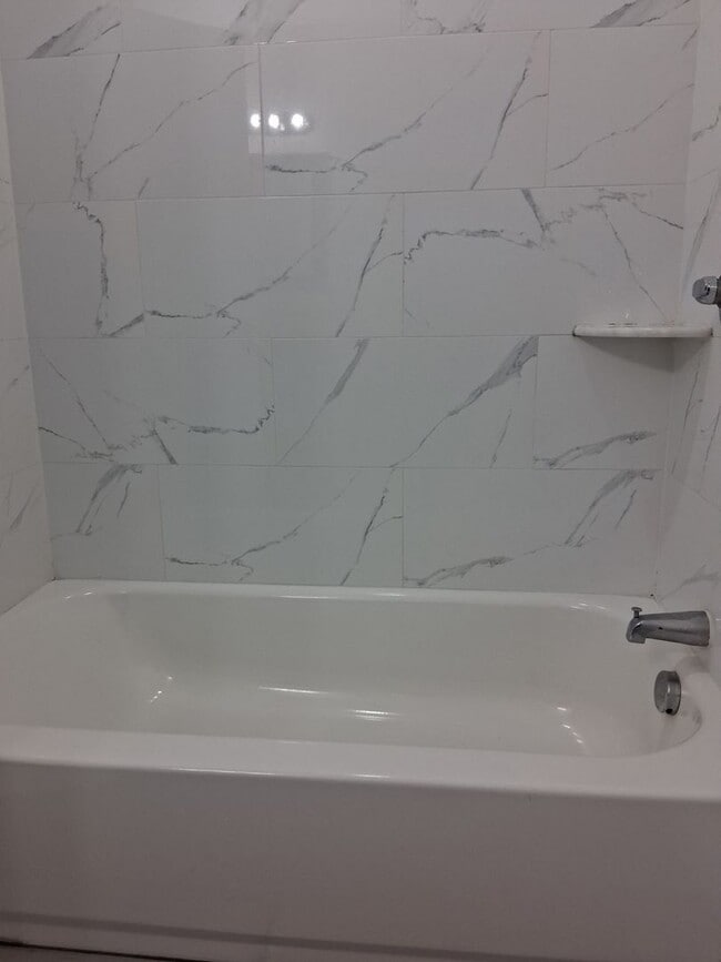 Building Photo - 3 Bed Home in Holiday FL