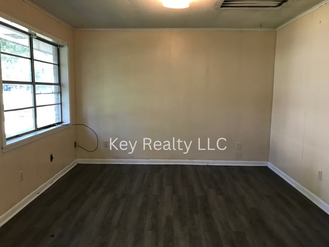 Building Photo - 2517 - B Webster St. - Alexandria MOVE IN ...
