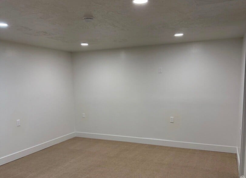 Building Photo - 7408 Ramanee Dr