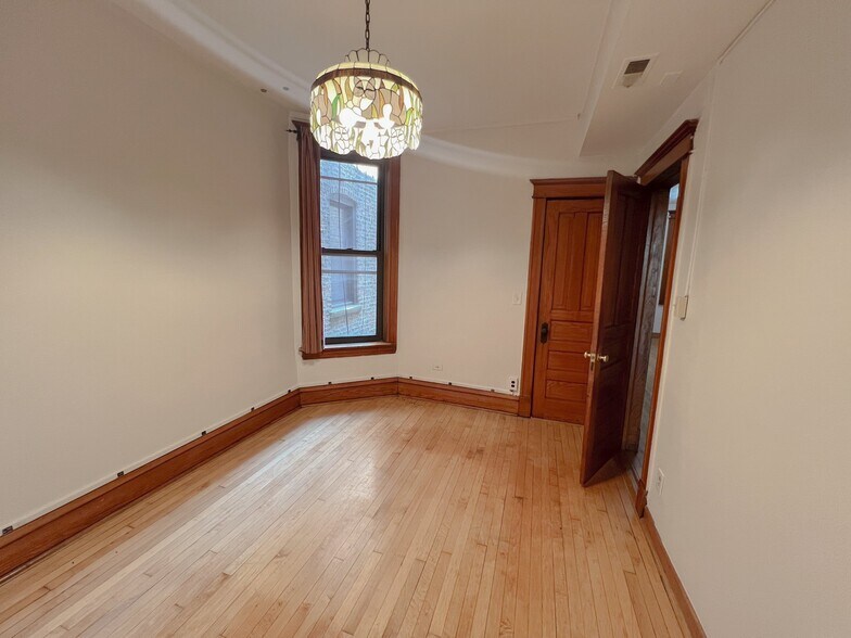 Building Photo - 909 N Campbell Ave