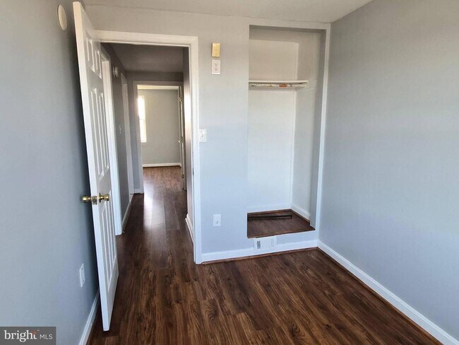 Building Photo - 7948 Eastdale Rd