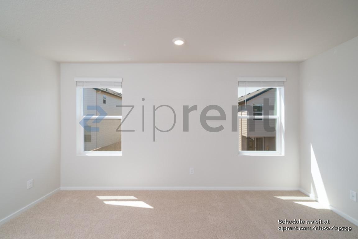 Building Photo - Unit