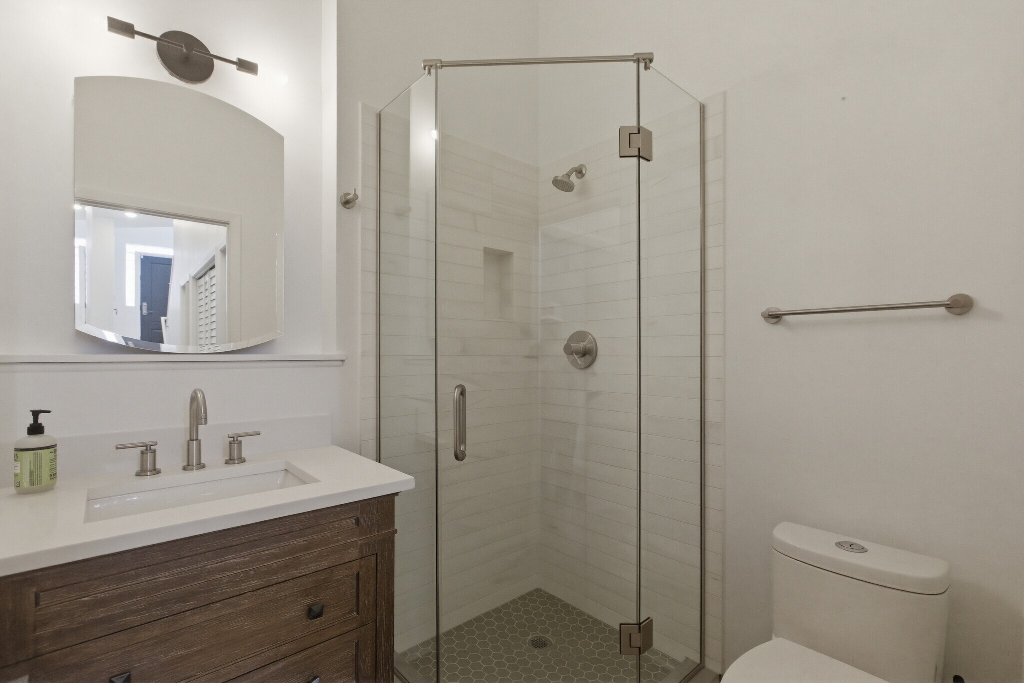 Building Photo - 448 N Carpenter St