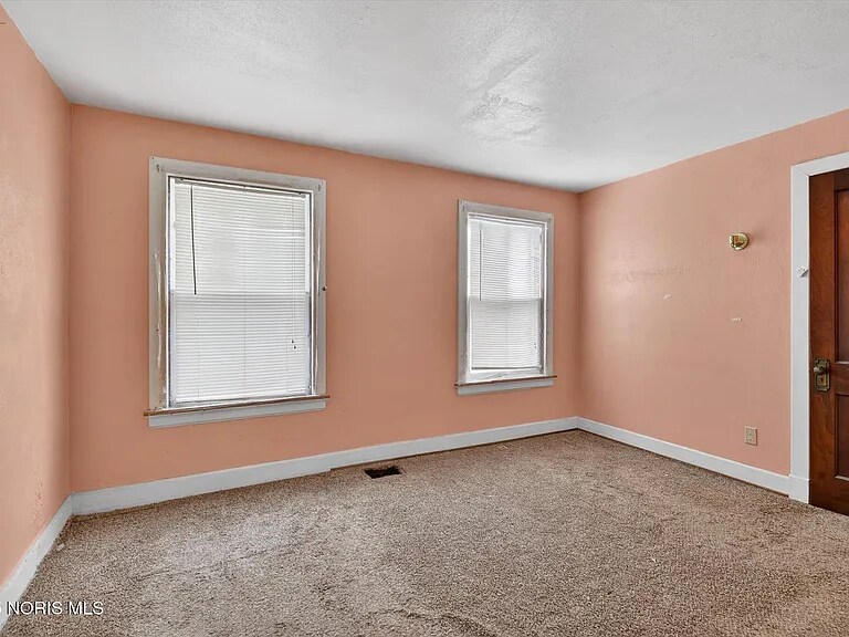 Building Photo - 3209 Kimball Ave