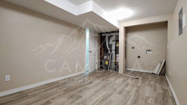 Building Photo - Lovely 4 BR Home in West Valley