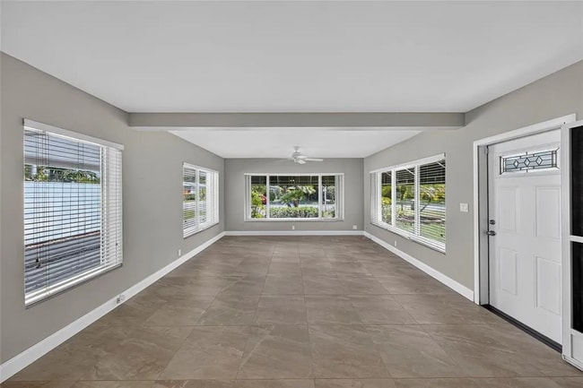 Building Photo - 1415 NE 17th Terrace