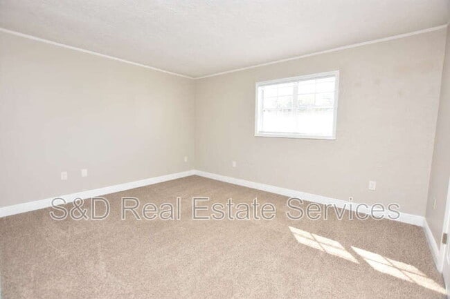 Building Photo - 2241 9th St SE