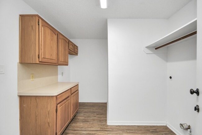 Building Photo - 8723 Rocky Valley Dr
