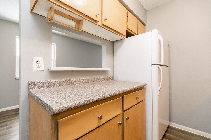 Building Photo - 404 21st Avenue Pl