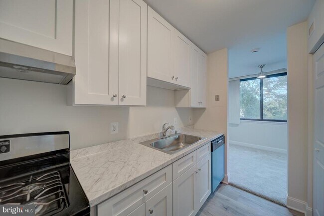 Primary Photo - 515 N Armistead St