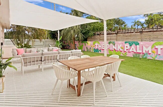 Building Photo - 26 Northeast St