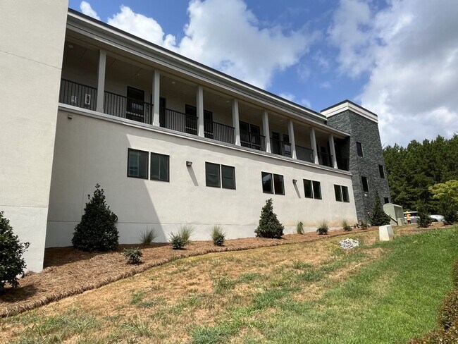 Building Photo - Brand New 2 Bed Condo in Cornelius