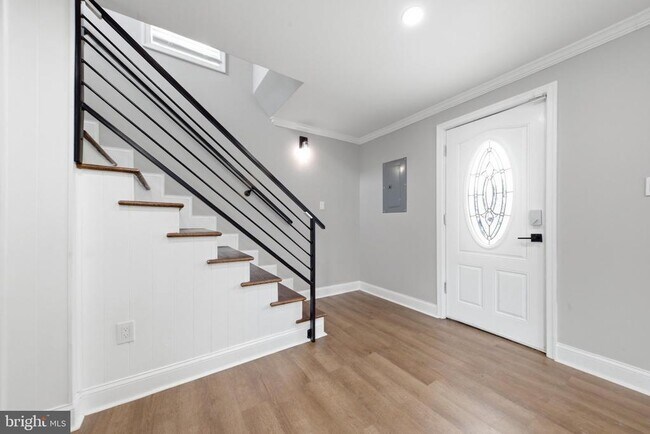 Building Photo - 3524 Meadowside Ave