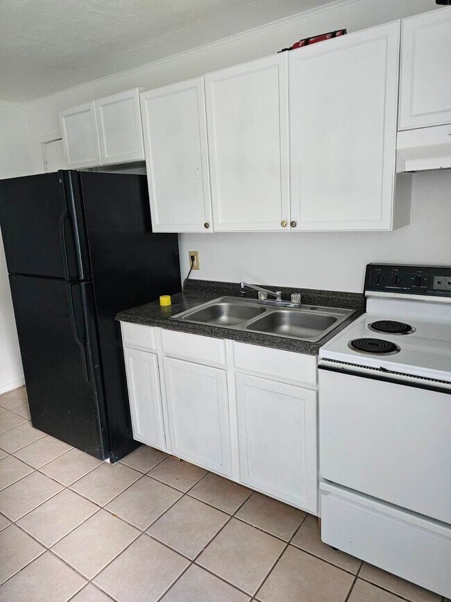 Building Photo - 14 W Herrick Dr