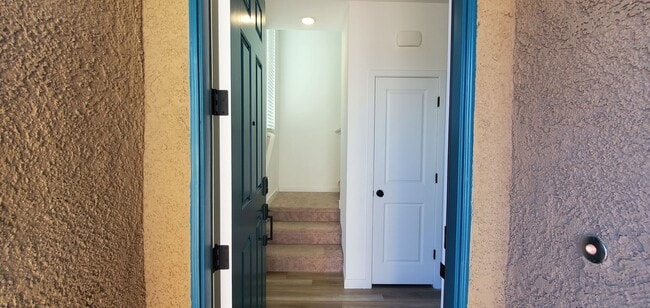 Building Photo - Beautifully designed modern townhome with attached garage.