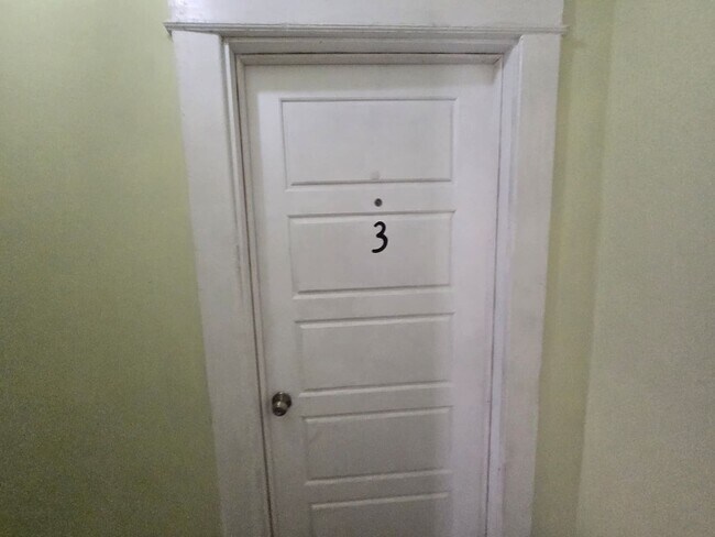 Building Photo - Charming Historic 2BR Apartment with Garag...