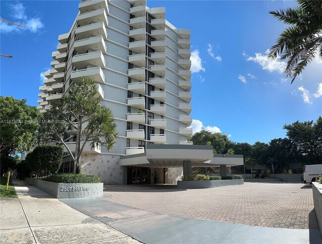 Primary Photo - 2501 Brickell Ave