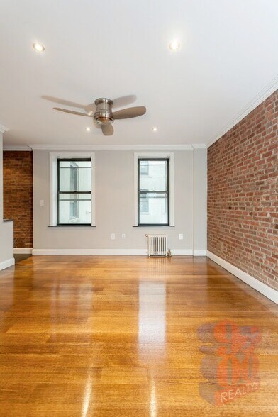 Building Photo - 334 E 100th St