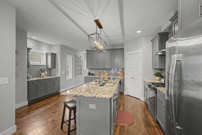 Building Photo - $4,200 per month | Fully Furnished | 3+ Month Leases Available