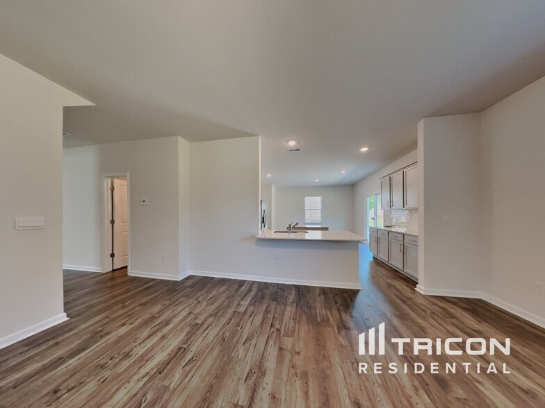 Building Photo - 44 Red Cedar Wy