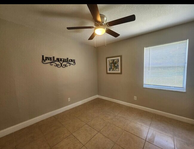 Building Photo - 3409 Sloan Rd