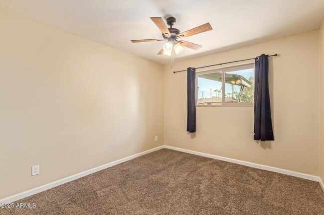 Building Photo - 319 E Riviera Dr