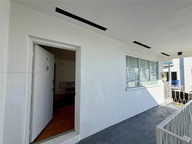 Building Photo - 1135 101st St