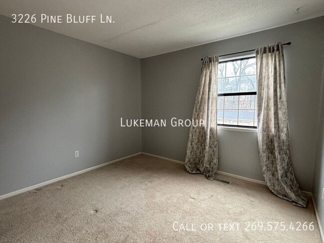 Building Photo - 3226 Pine Bluff Ln