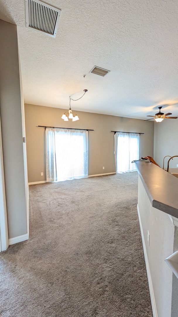 Building Photo - Two Bedrooms with floor plan at the same l...