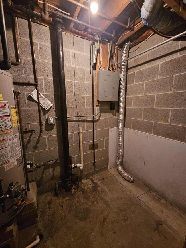 Building Photo - Ravenna 2 Bedroom 1 Bath