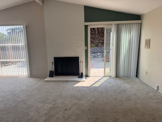 Building Photo - Charming 3-Bedroom Home for Rent in Serra ...