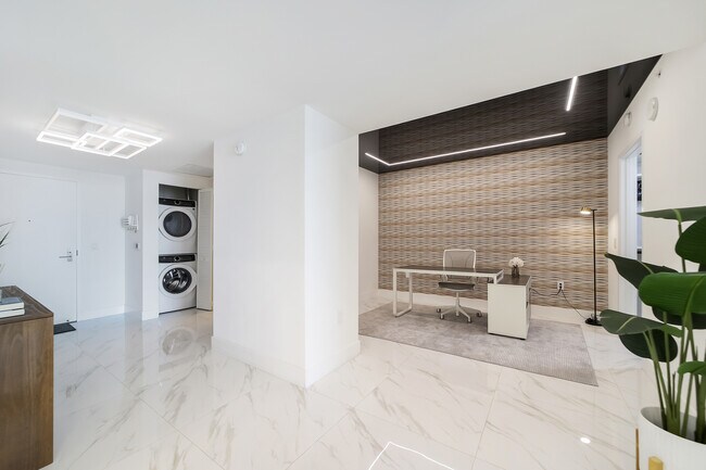 Building Photo - 300 Sunny Isles Blvd