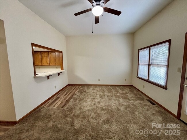 Building Photo - 135 Hillcrest Dr