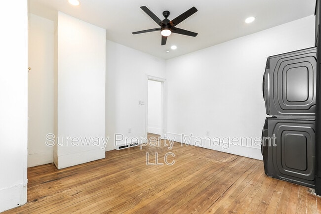 Building Photo - 226 Greenwich Ave