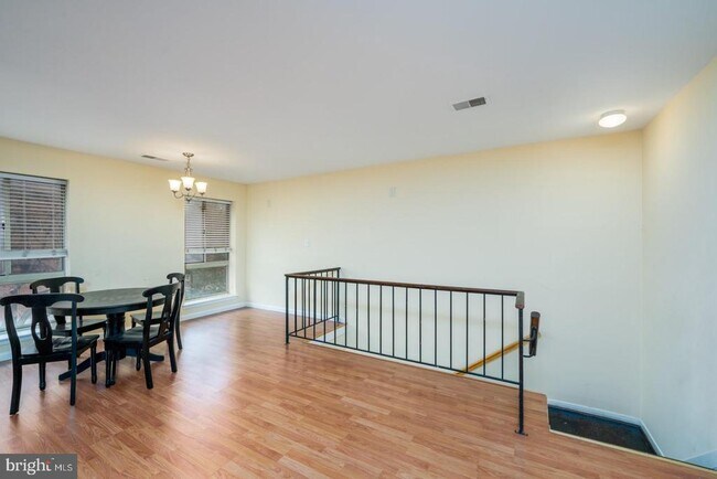 Building Photo - 35 Andrew Pl