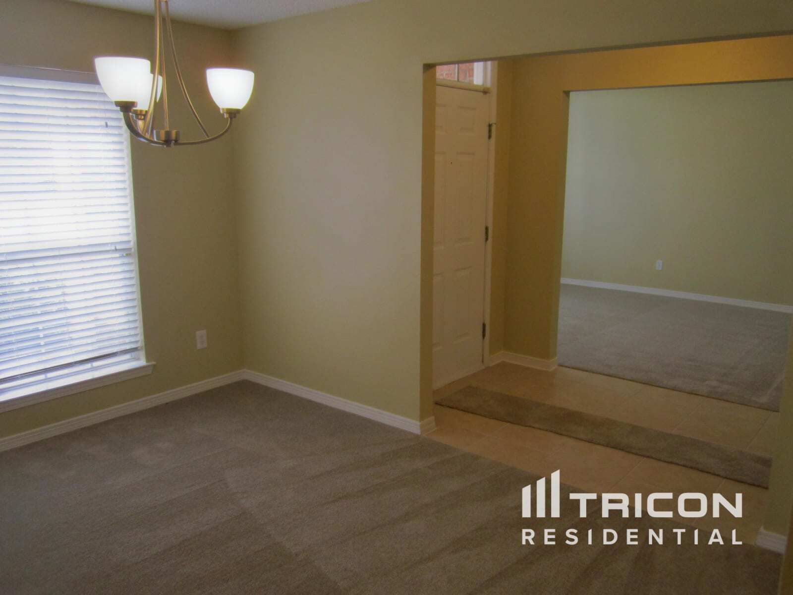 Building Photo - 1267 Summit Oaks Dr E