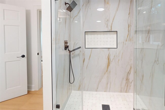 Building Photo - 5731 S Braeswood Blvd