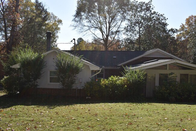 Building Photo - Beautiful Ranch Home