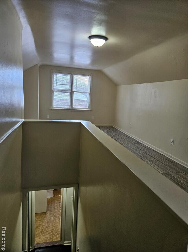 Building Photo - 11764 Beaconsfield St