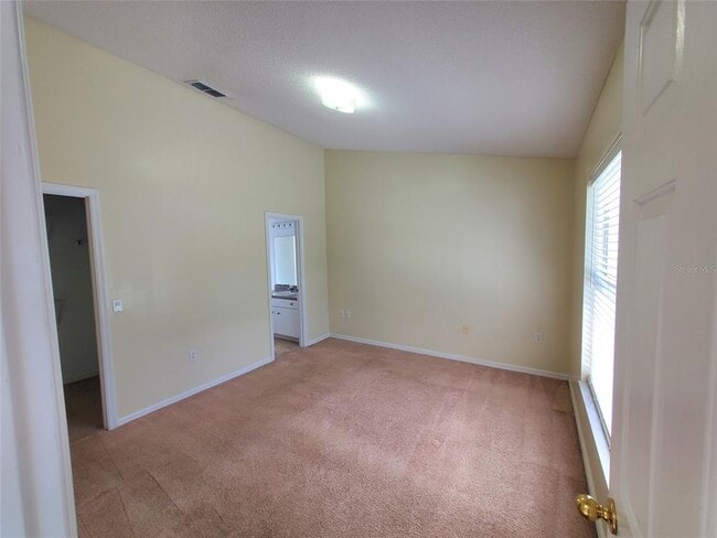 Building Photo - 705 Eagle Pointe S