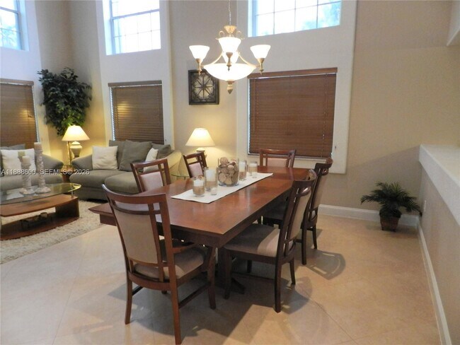 Building Photo - 210 La Costa Ct