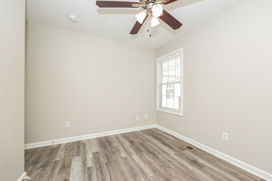 Building Photo - 2920 Bragg Ct