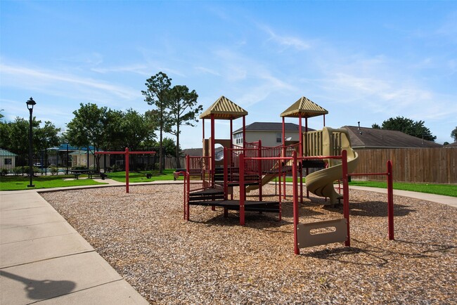 Building Photo - 7939 Yaupon View Dr