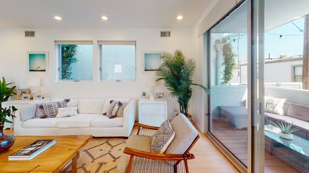 Building Photo - 1410 Pacific Ave