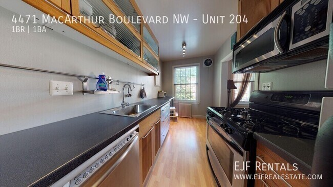 Building Photo - 4471 MacArthur Blvd NW