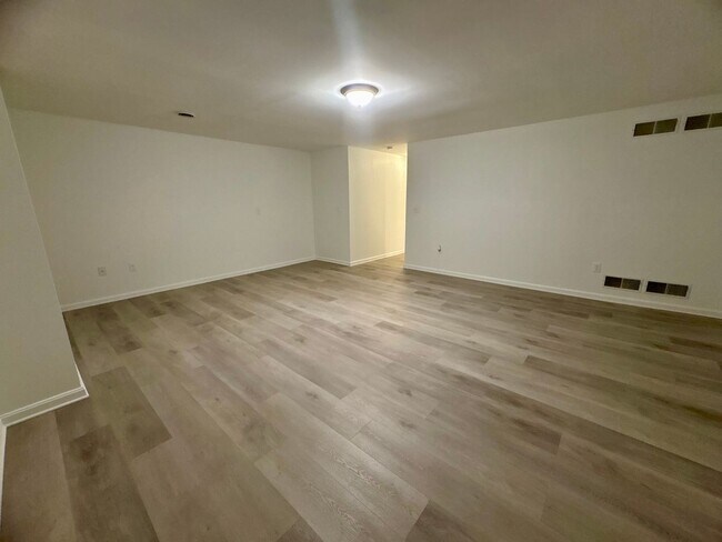 Building Photo - 3 Bedroom 4 Bathroom Available in Hummelstown!