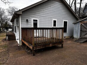 Building Photo - Sylvan Heights Renovated Two Bedroom