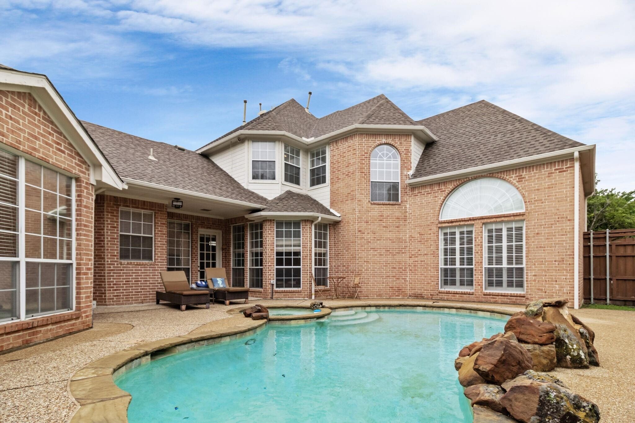 Building Photo - 2313 Marblewood Dr