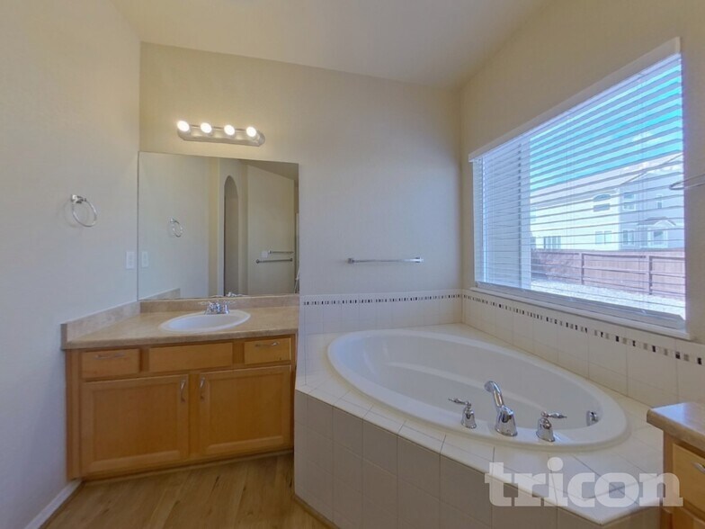 Building Photo - 7588 Chenoa Ct