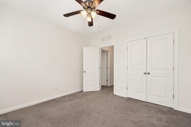 Building Photo - 14983 River Walk Way